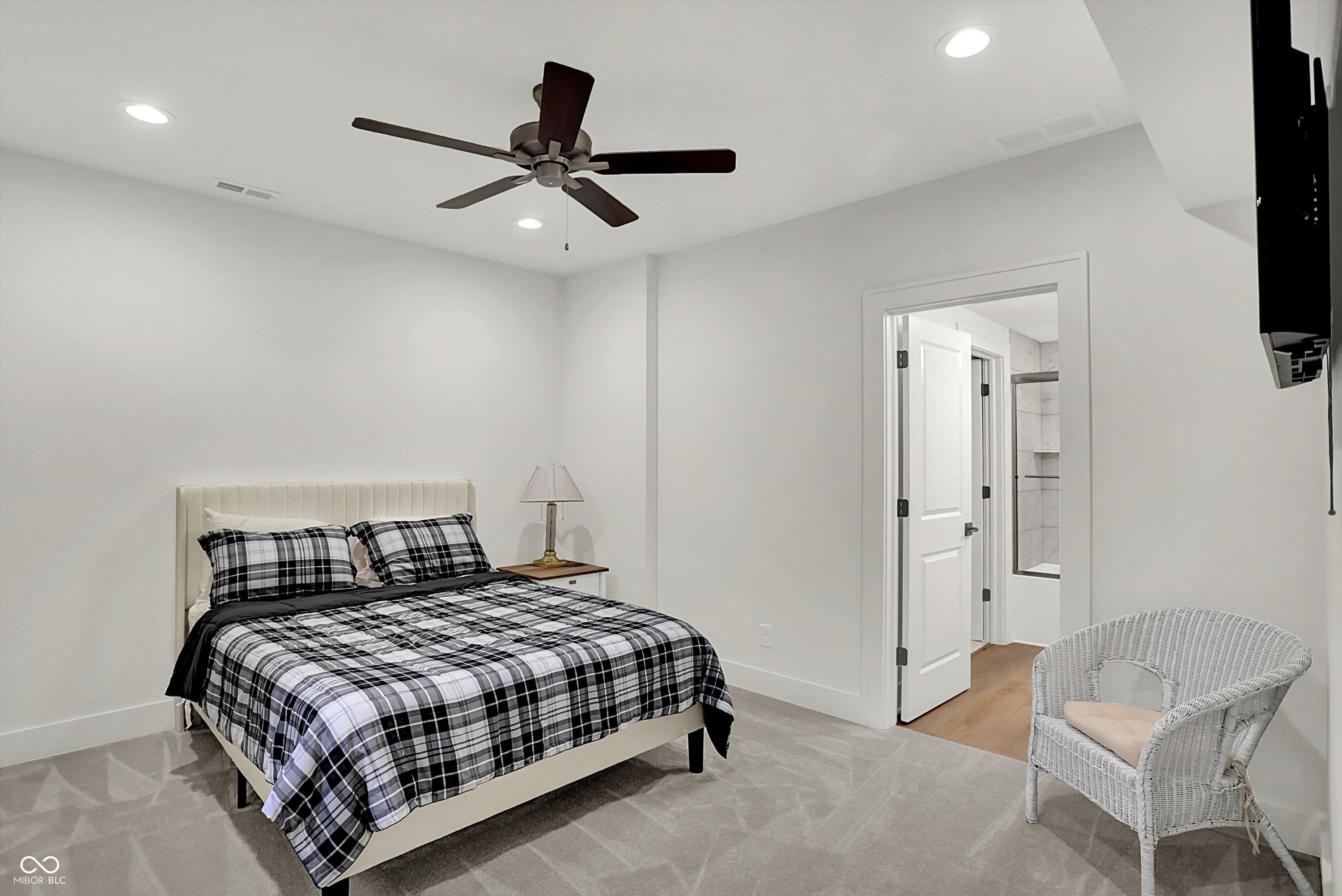 Bargersville, Indiana, 46106, United States, 5 Bedrooms Bedrooms, ,6 BathroomsBathrooms,Residential,For Sale,1983672