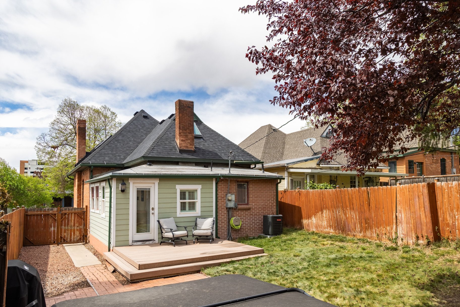  Charming Avenues Home Blending Timeless Character with Everyday Comfort - 物件實景