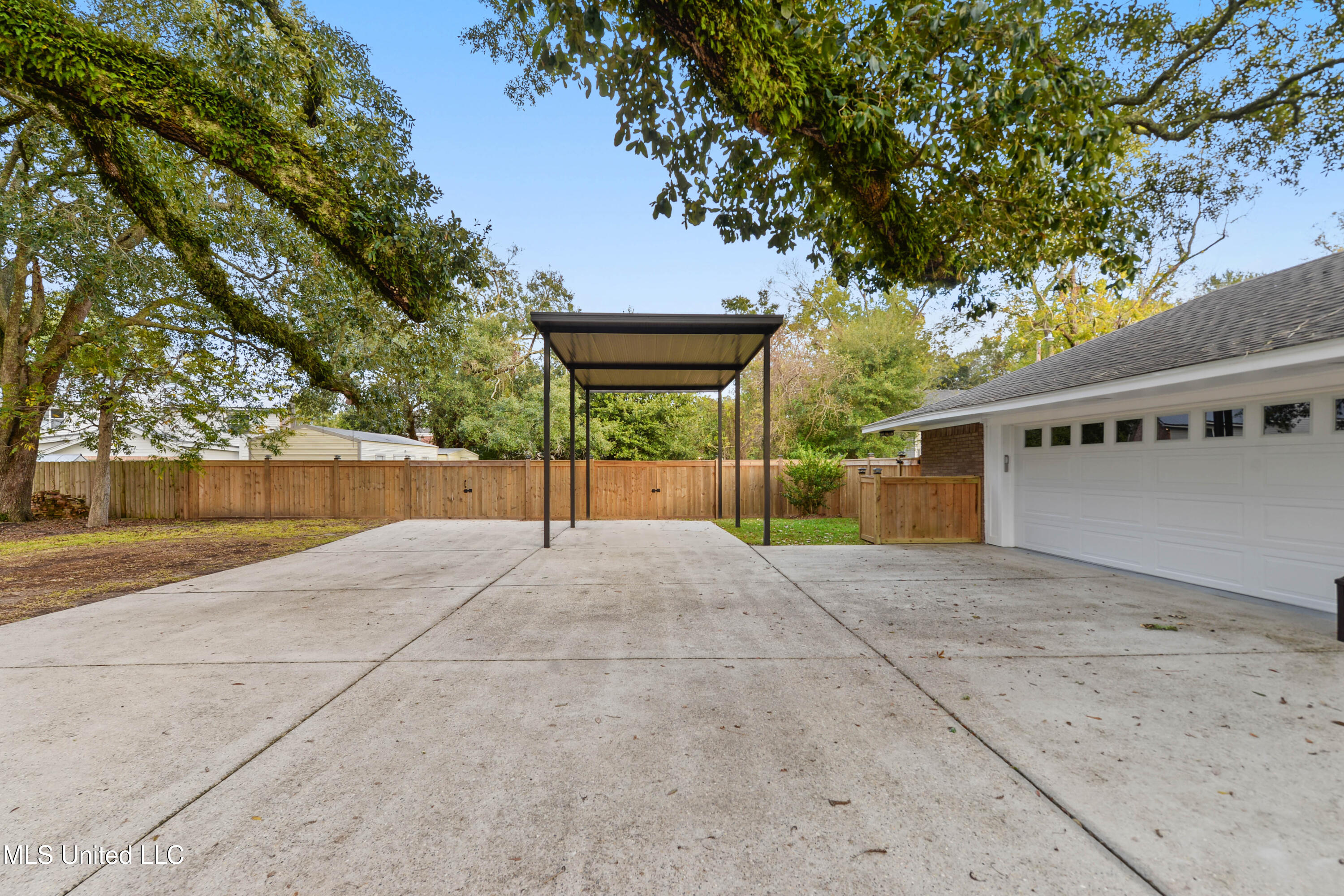 Gulfport, Mississippi, 39507, United States, 4 Bedrooms Bedrooms, ,2 BathroomsBathrooms,Residential,For Sale,2002135