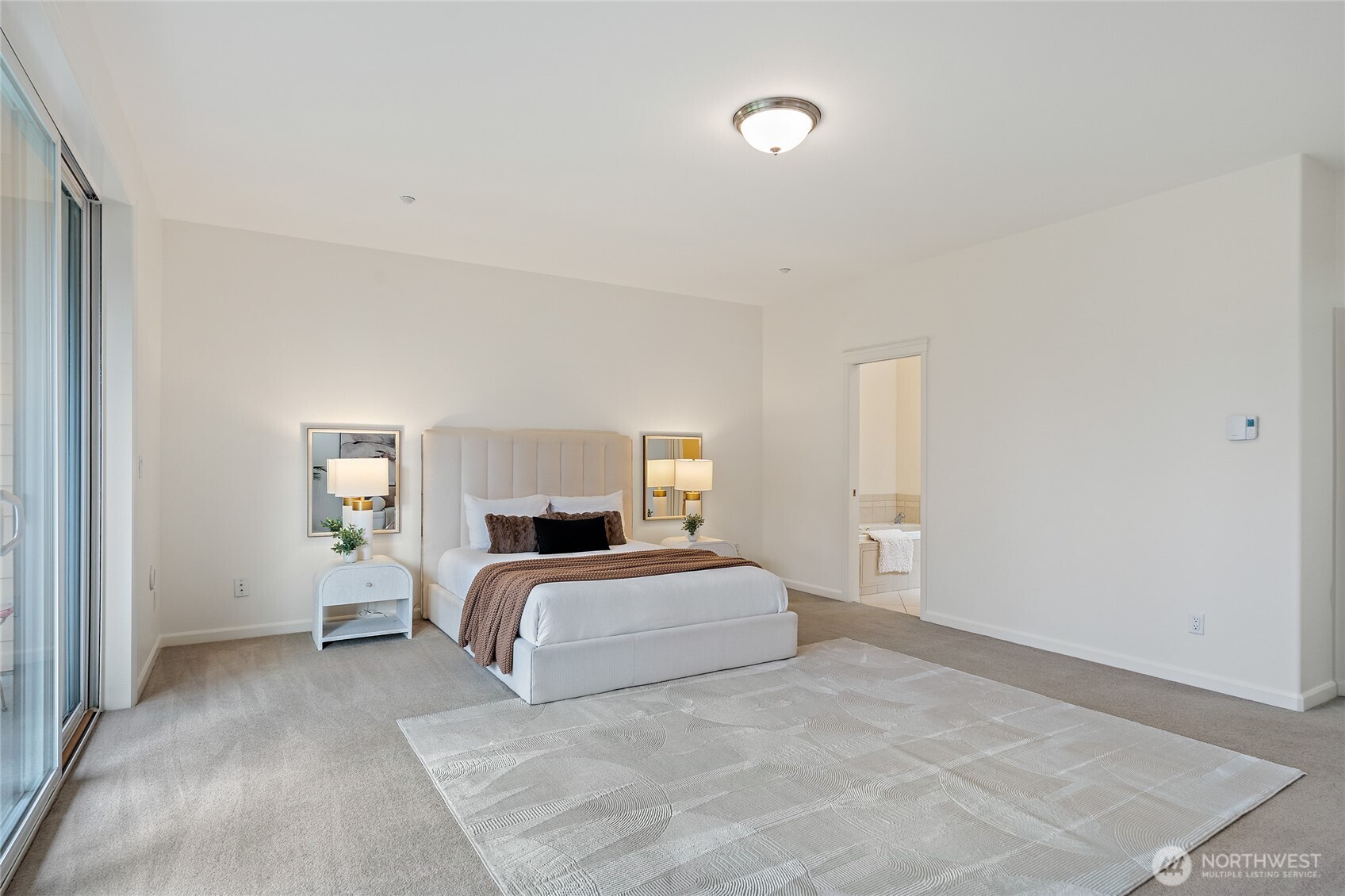 Tacoma, Washington, 98405, United States, 2 Bedrooms Bedrooms, ,2 BathroomsBathrooms,Residential,For Sale,2003445