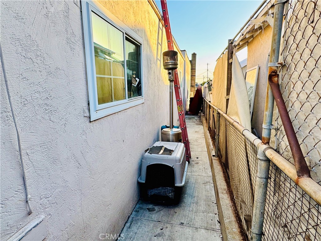 Los Angeles, California, 90023, United States, 4 Bedrooms Bedrooms, ,3 BathroomsBathrooms,Residential,For Sale,2013063