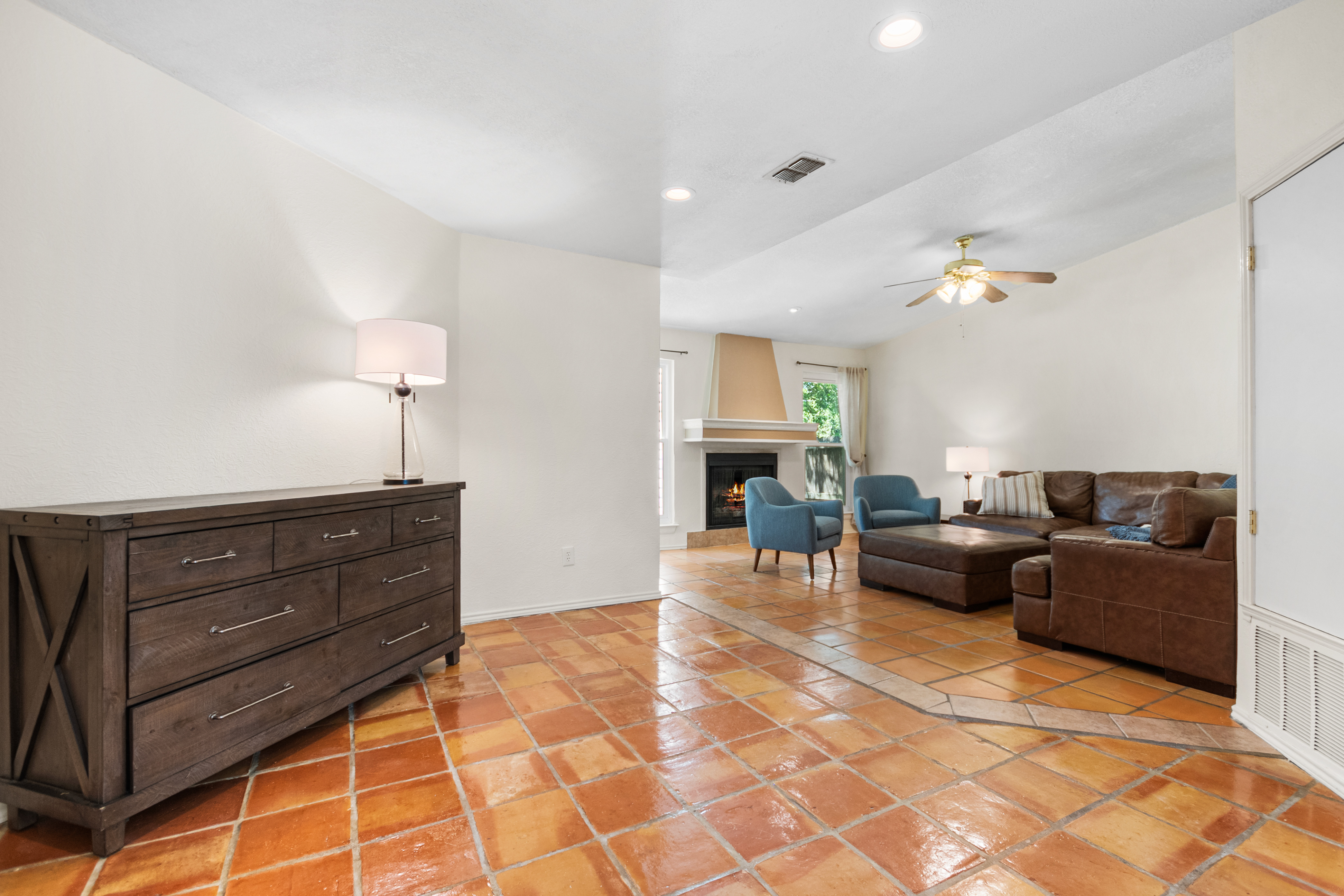  Charming Hill Country Home - 物件實景