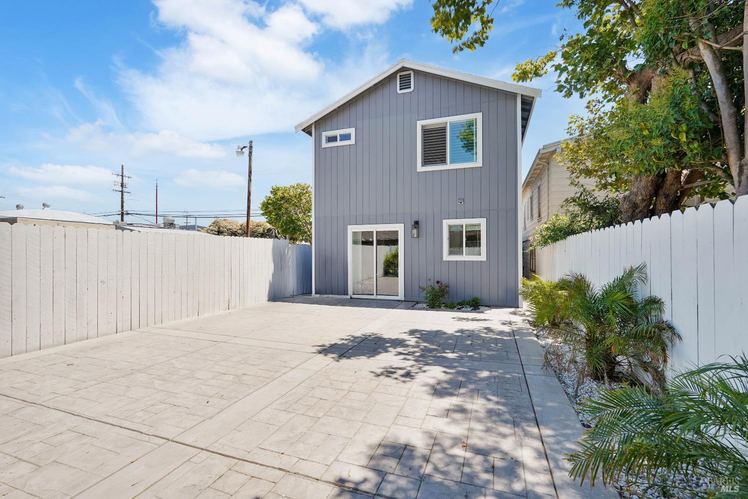 Richmond, California, 94805, United States, 3 Bedrooms Bedrooms, ,3 BathroomsBathrooms,Residential,For Sale,1938179