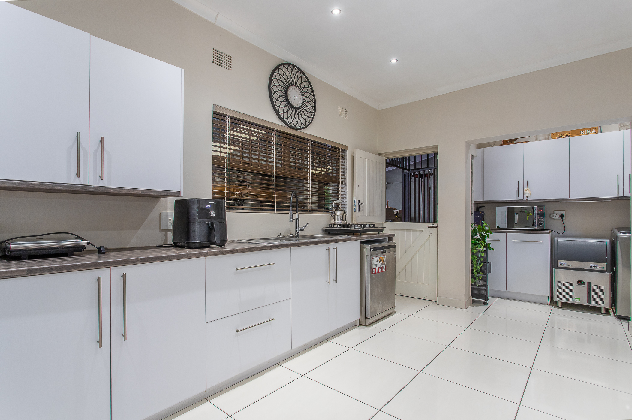  Family home in sought-after Courtrai, Paarl - 物件實景