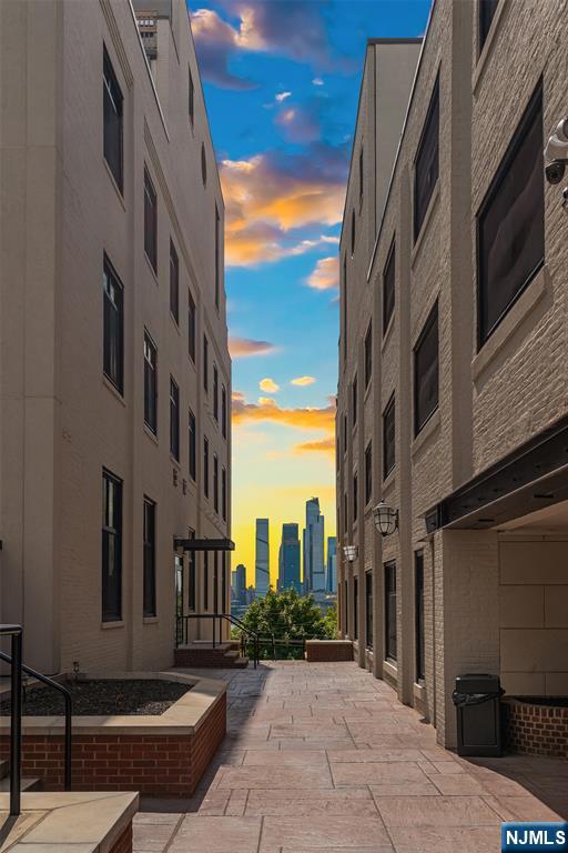 Weehawken, New Jersey, 07086, United States, 1 Bedroom Bedrooms, ,1 BathroomBathrooms,Residential,For Sale,1967965