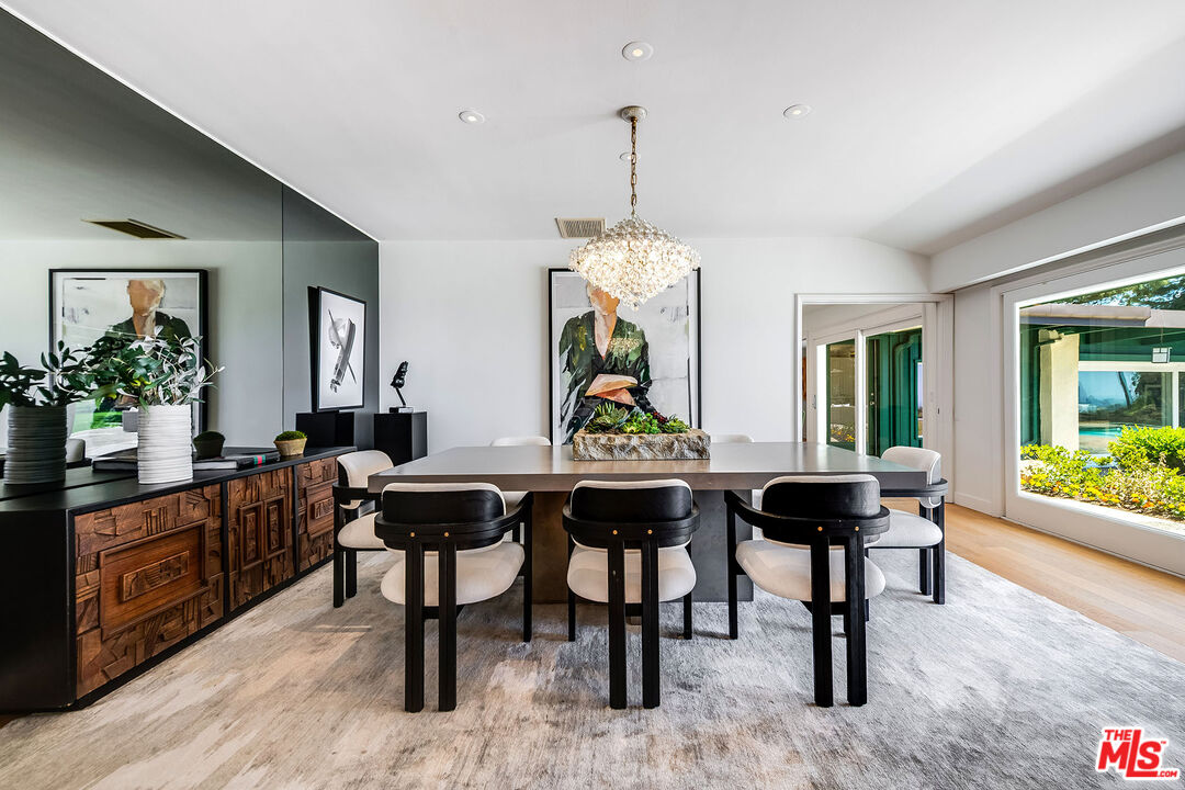 Beverly Hills, California, 90210, United States, 6 Bedrooms Bedrooms, ,6 BathroomsBathrooms,Residential,For Sale,1793530