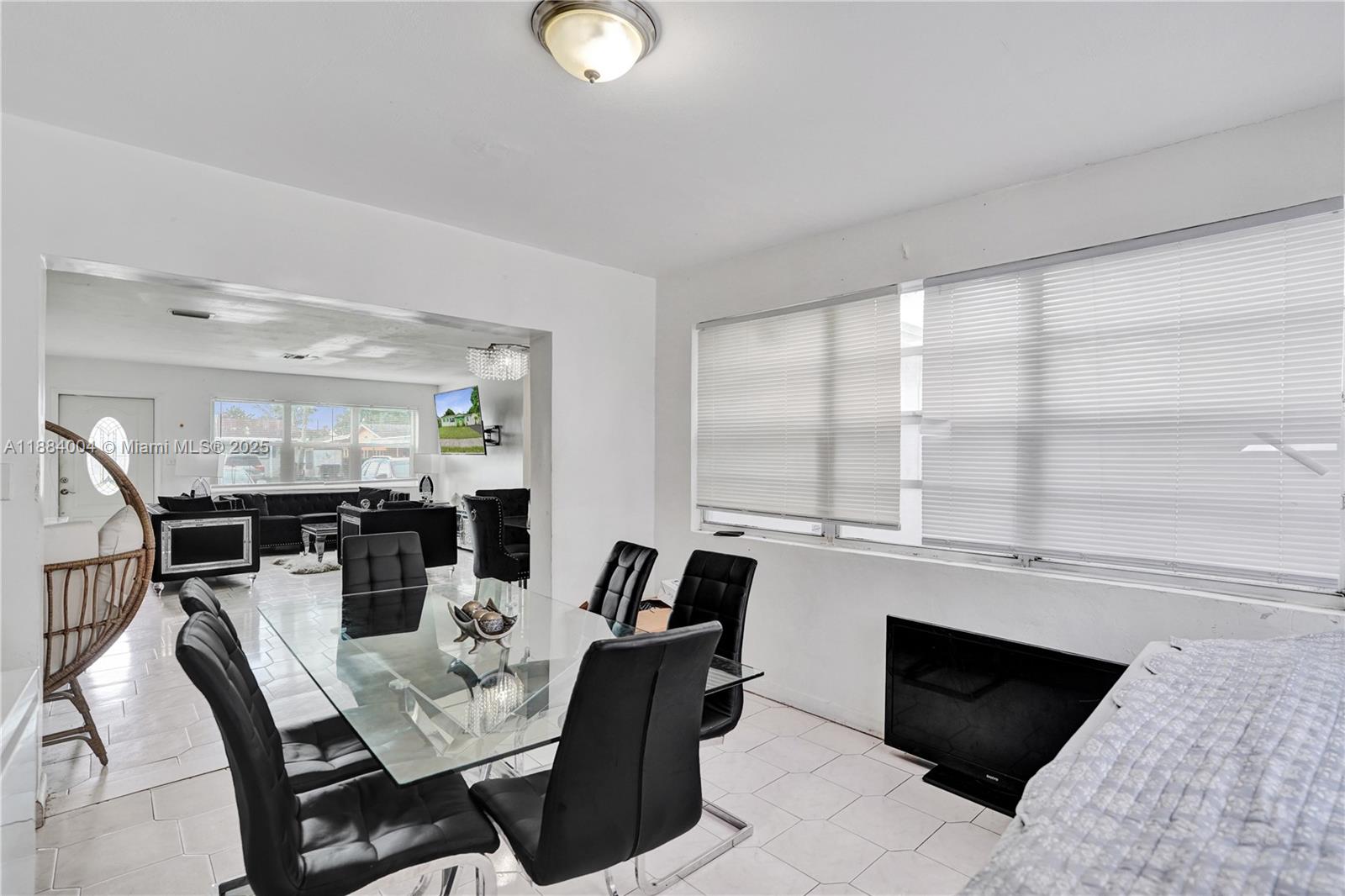 Hollywood, Florida, 33024, United States, 4 Bedrooms Bedrooms, ,3 BathroomsBathrooms,Residential,For Sale,1958932