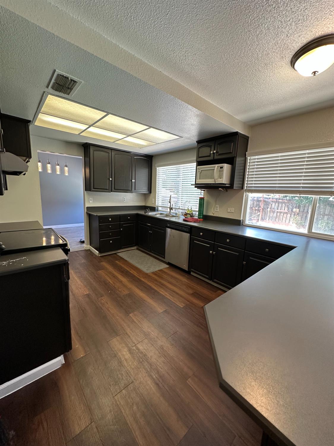 Sacramento, California, 95826, United States, 4 Bedrooms Bedrooms, ,3 BathroomsBathrooms,Residential,For Sale,1898799