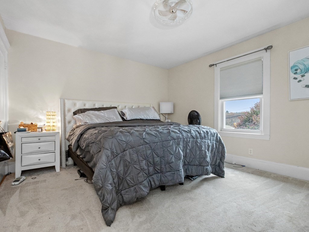 Waltham, Massachusetts, 02451, United States, 4 Bedrooms Bedrooms, ,4 BathroomsBathrooms,Residential,For Sale,1996187