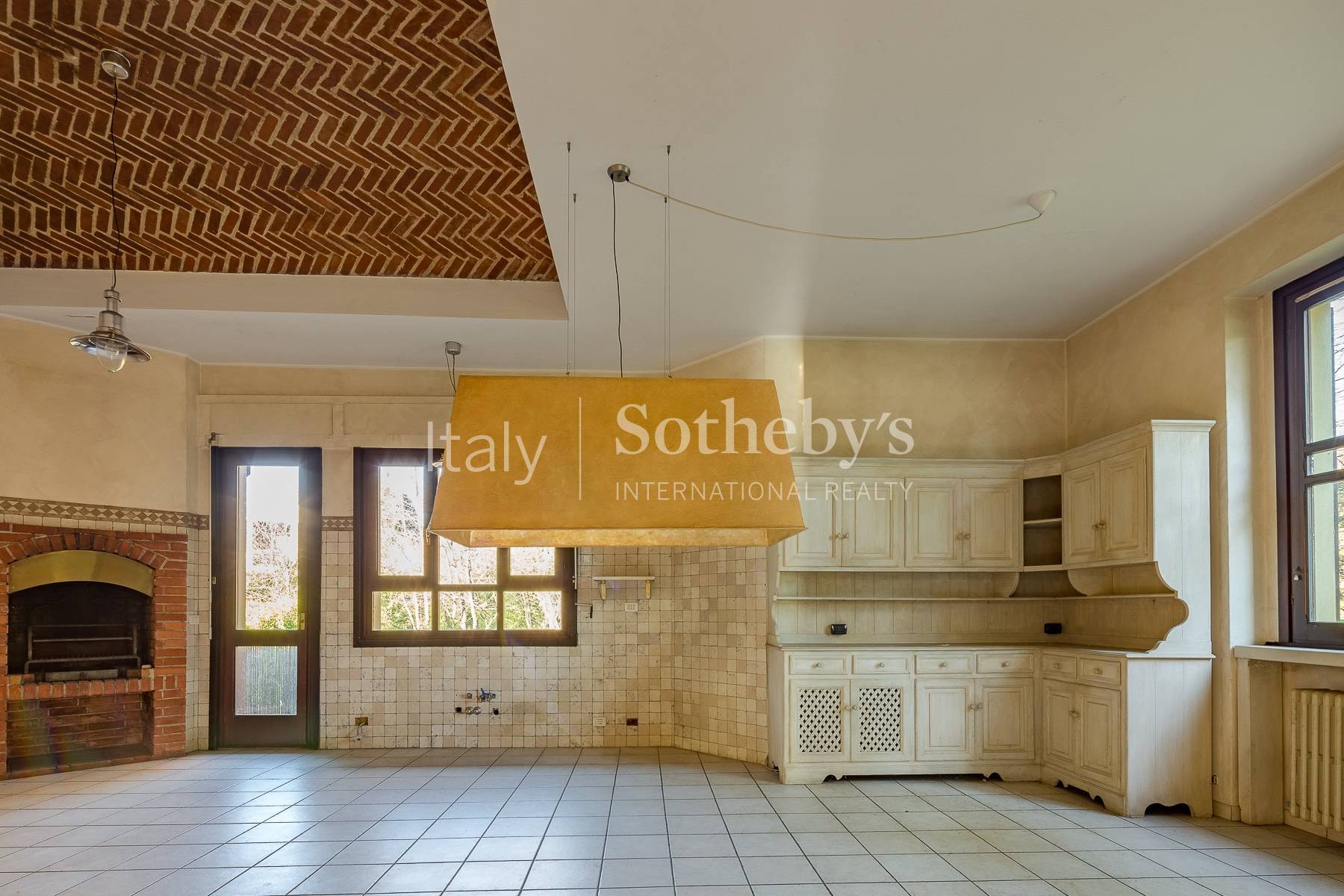  Villa with park and swimming pool in Carimate - 物件實景