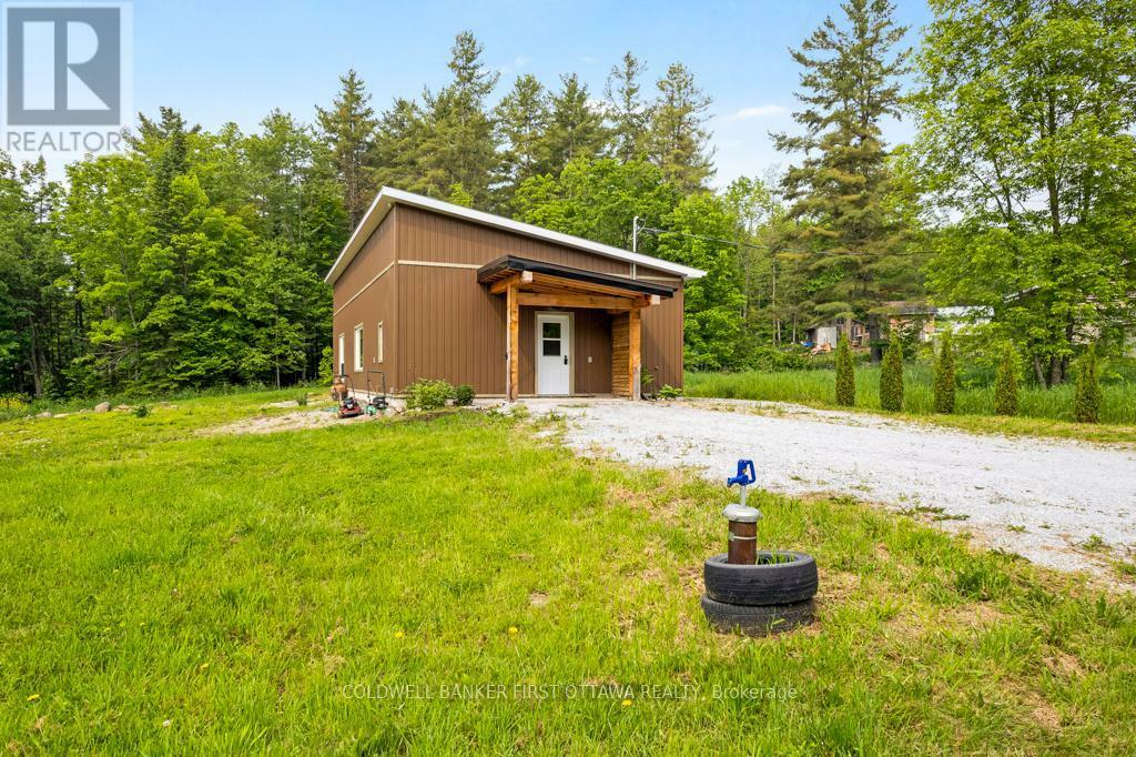 TAY VALLEY, Ontario, K0H 2B0, CA, 2 Bedrooms Bedrooms, ,1 BathroomBathrooms,Residential,For Sale,1866349