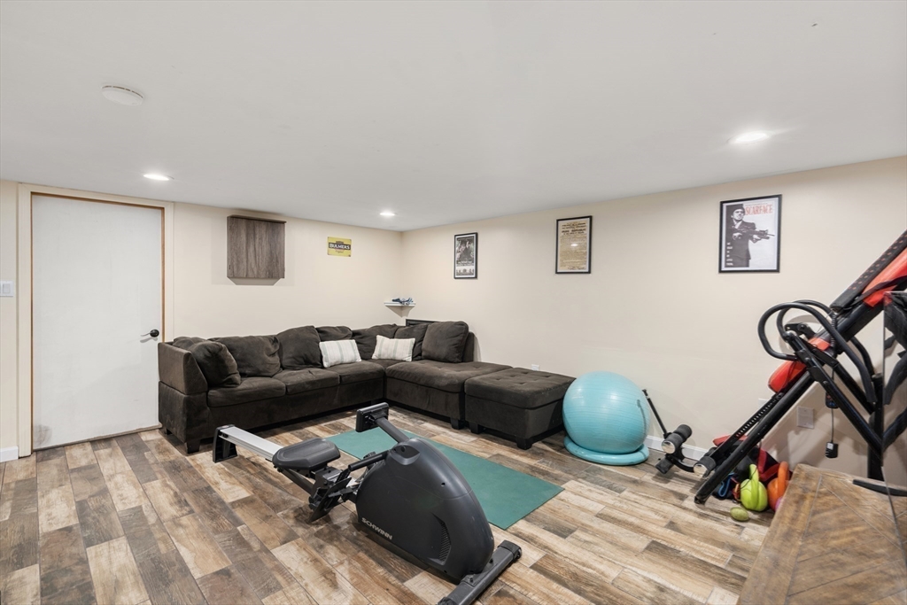 Marlborough, Massachusetts, 01752, United States, 3 Bedrooms Bedrooms, ,2 BathroomsBathrooms,Residential,For Sale,1968899