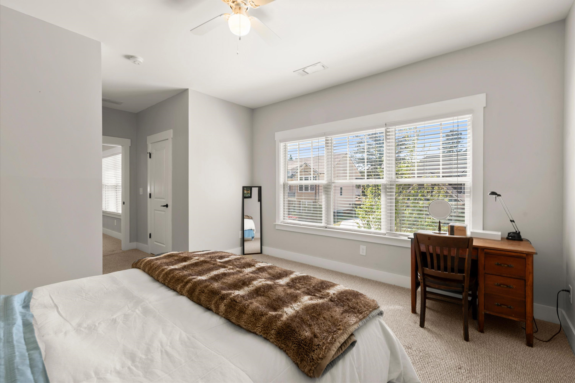  One-of-a-kind Home Offers an Exceptional Blend of Space, Style, and Upgrades - 物件實景