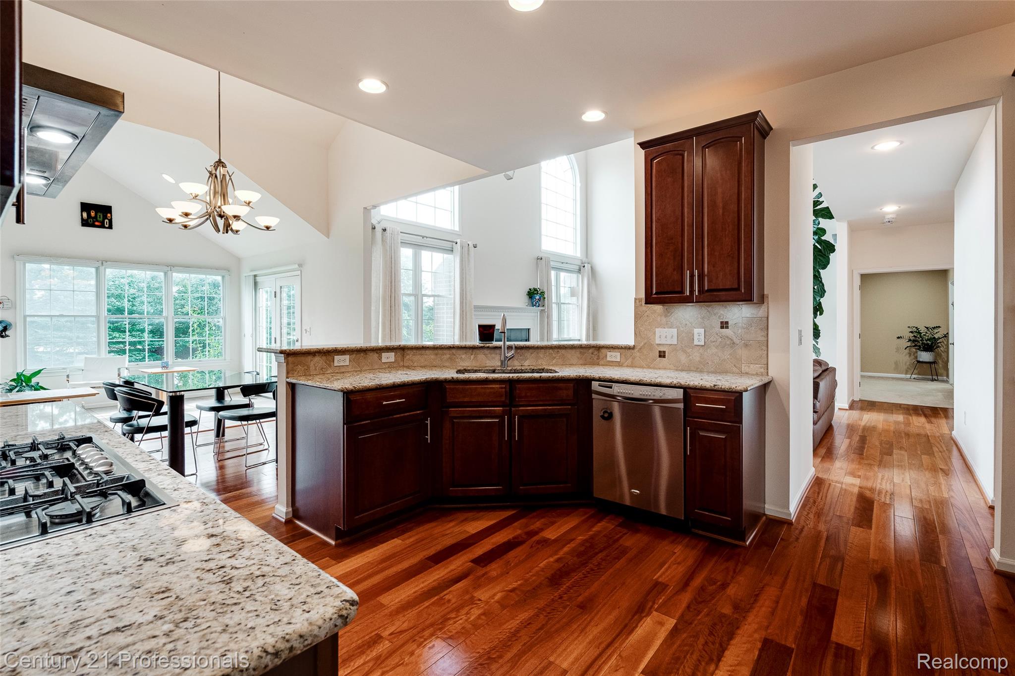 Novi, Michigan, 48374, United States, 4 Bedrooms Bedrooms, ,5 BathroomsBathrooms,Residential,For Sale,1904445