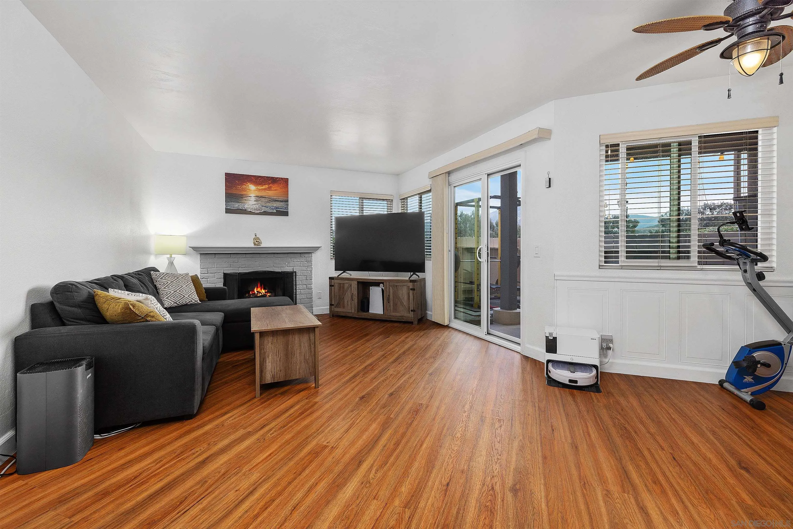 Spring Valley, California, 91978, United States, 2 Bedrooms Bedrooms, ,2 BathroomsBathrooms,Residential,For Sale,1939286