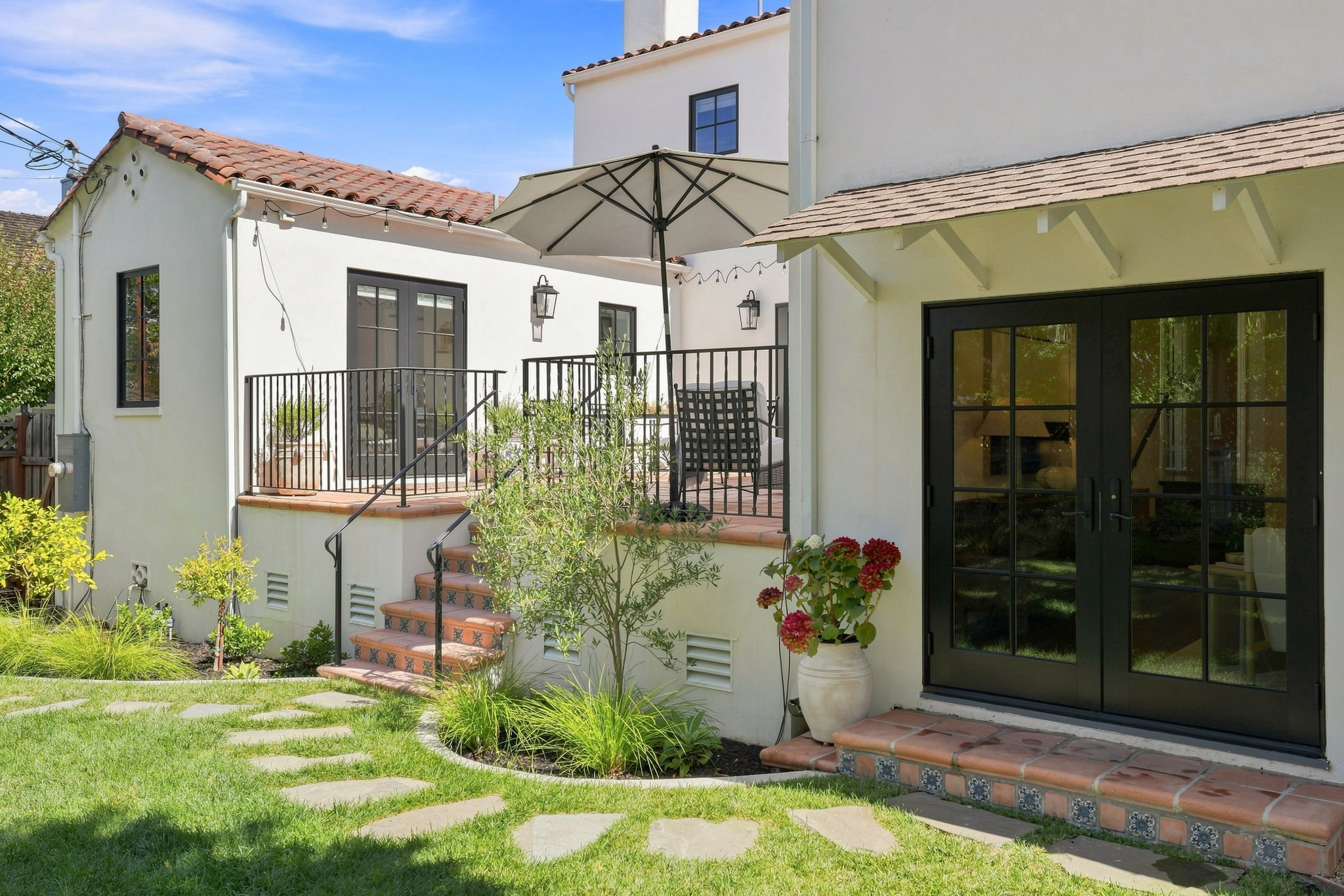  Stunning Spanish-Style Retreat - 物件實景