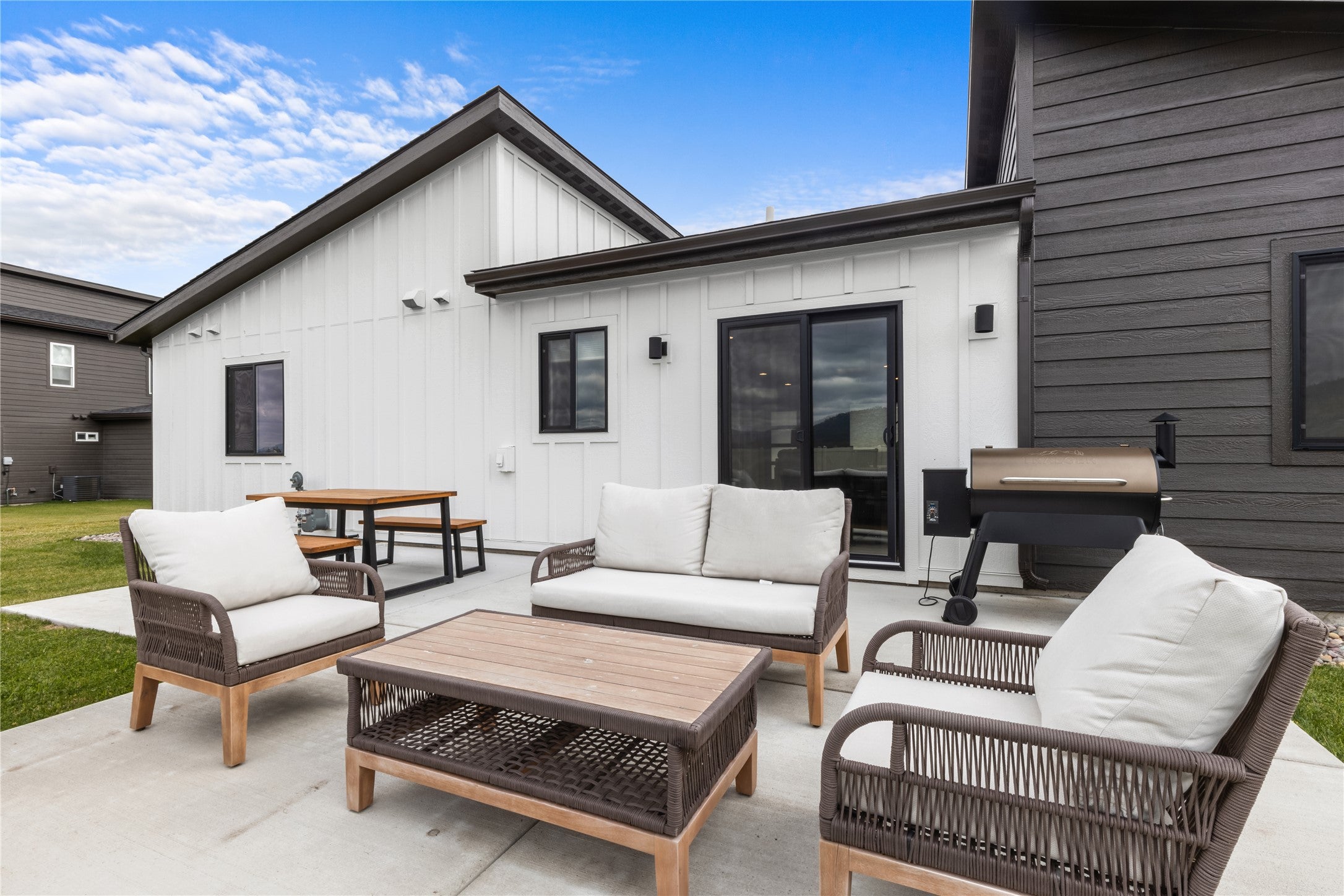 Kalispell, Montana, 59901, United States, 3 Bedrooms Bedrooms, ,2 BathroomsBathrooms,Residential,For Sale,1999069