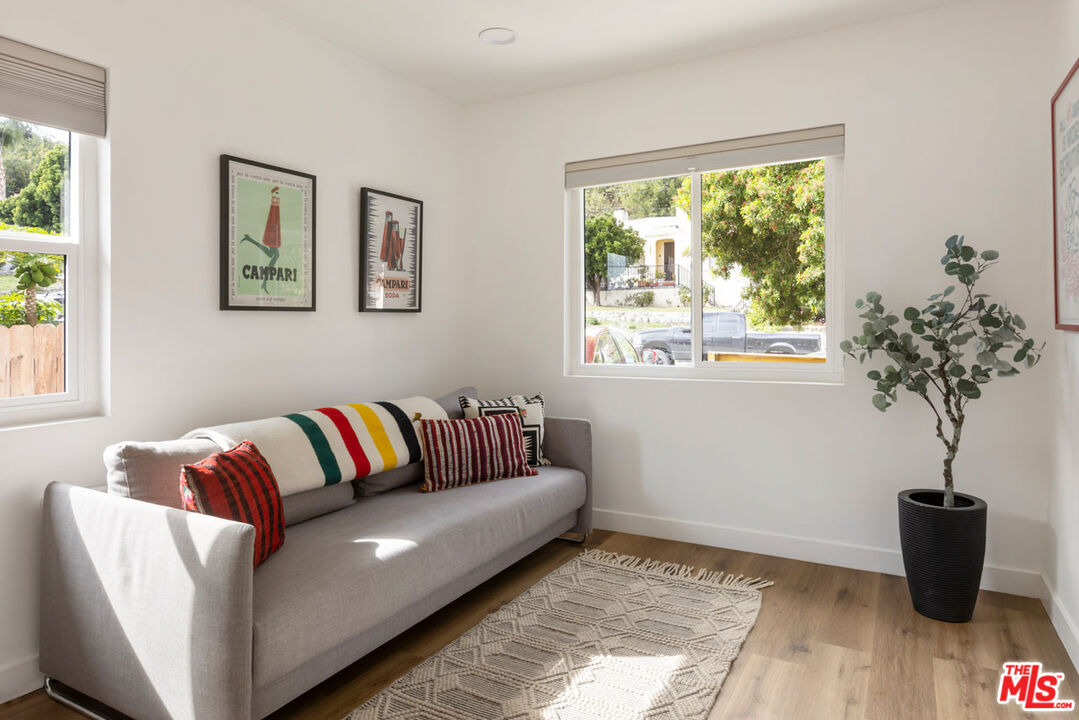 Los Angeles, California, 90032, United States, 3 Bedrooms Bedrooms, ,1 BathroomBathrooms,Residential,For Sale,1992073