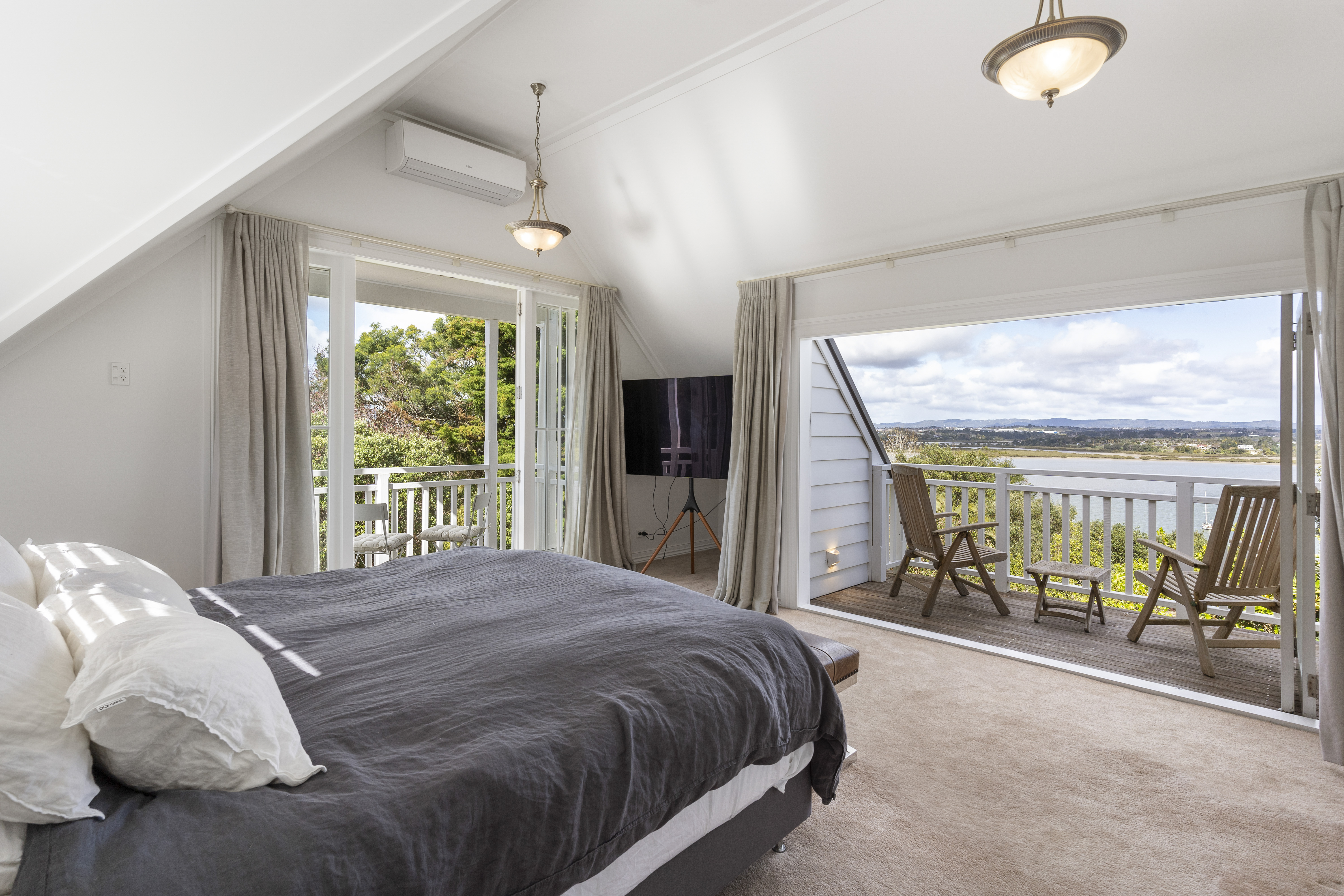  136 Attwood Road, Paremoremo - 物件實景