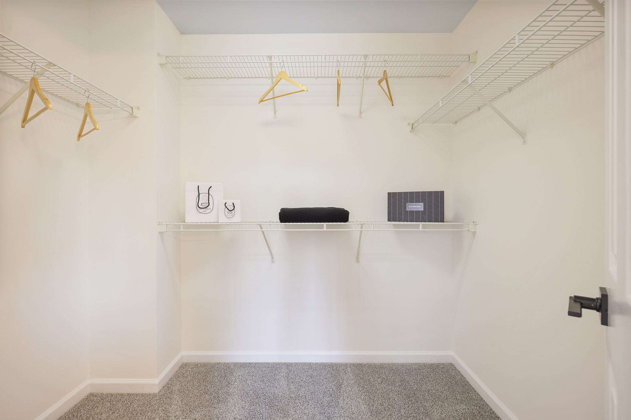  Move-in Ready Townhome in Highlands View - 物件實景