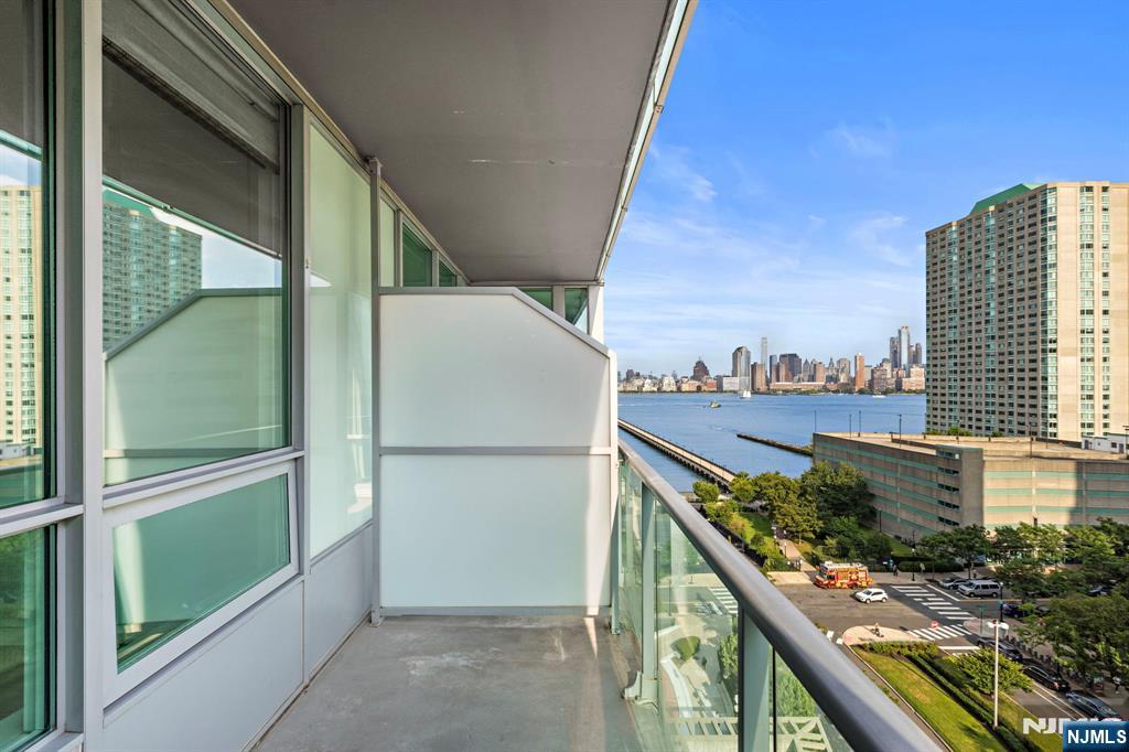 Jersey City, New Jersey, 07310, United States, 2 Bedrooms Bedrooms, ,2 BathroomsBathrooms,Residential,For Sale,1868291