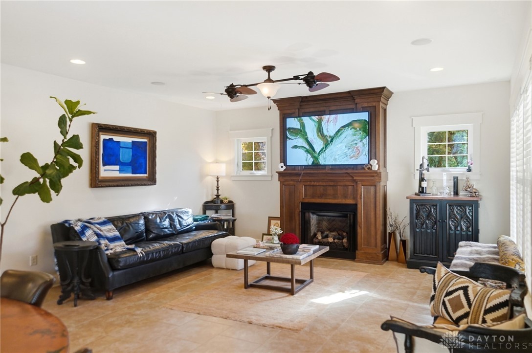 Oakwood, Ohio, 45409, United States, 3 Bedrooms Bedrooms, ,3 BathroomsBathrooms,Residential,For Sale,1991510