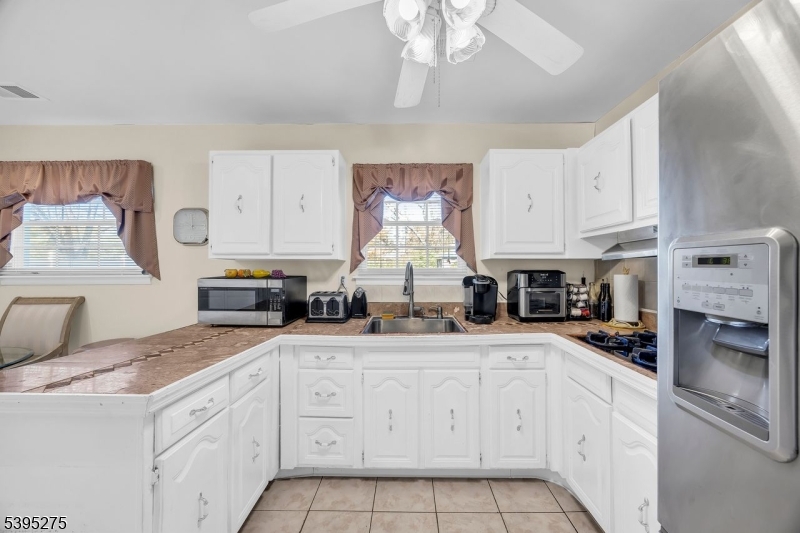 Franklin Twp., New Jersey, 08873, United States, 4 Bedrooms Bedrooms, ,3 BathroomsBathrooms,Residential,For Sale,1988990