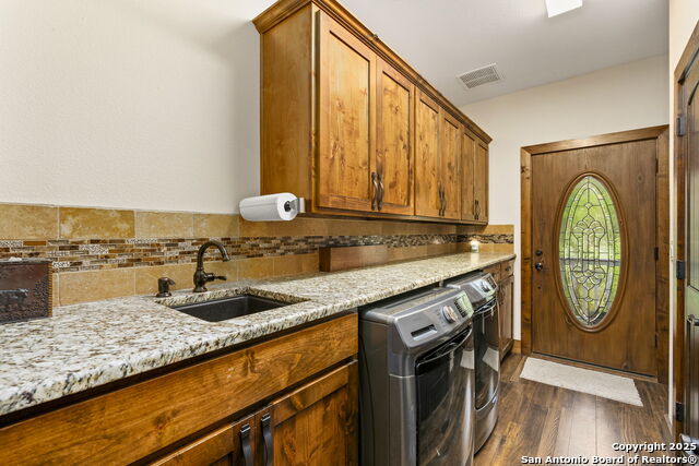 Kerrville, Texas, 78028, United States, 3 Bedrooms Bedrooms, ,3 BathroomsBathrooms,Residential,For Sale,1685103