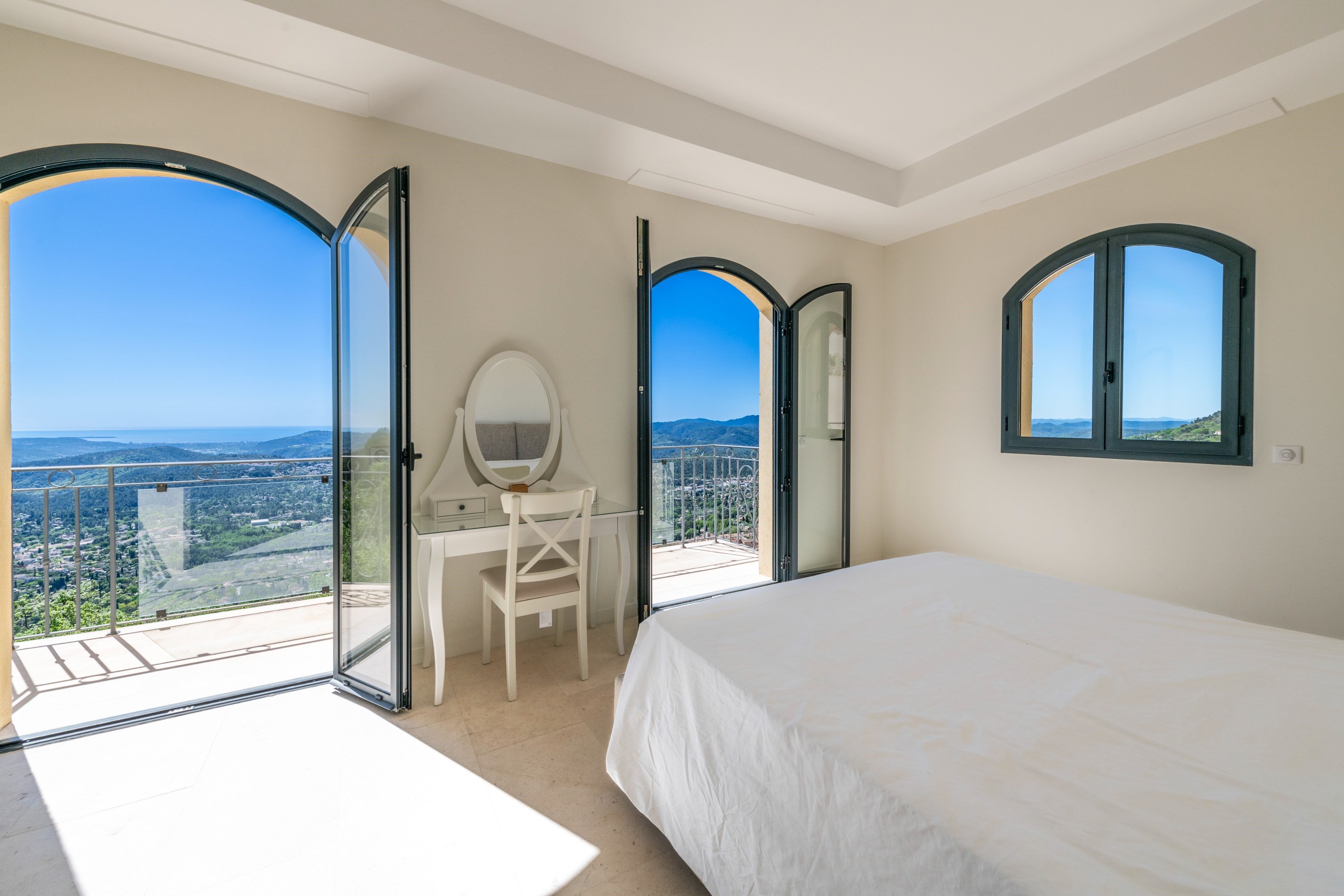  Contemporary villa with panoramic sea, lake and Estérel views in Spéracedes - 物件實景