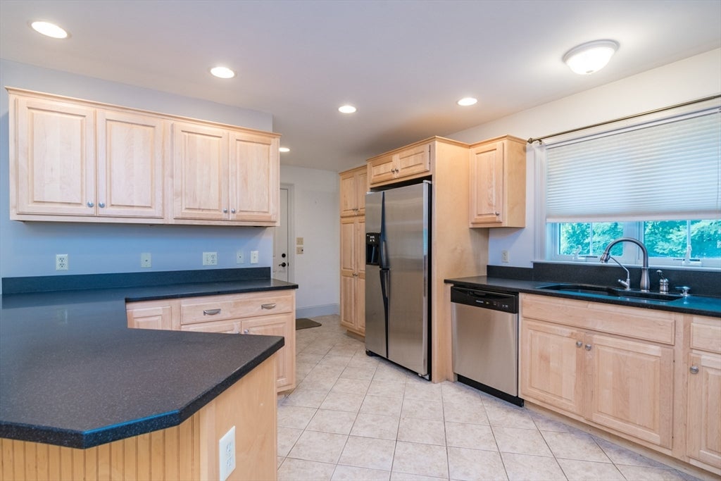 Bernardston, Massachusetts, 01337, United States, 3 Bedrooms Bedrooms, ,3 BathroomsBathrooms,Residential,For Sale,1912455