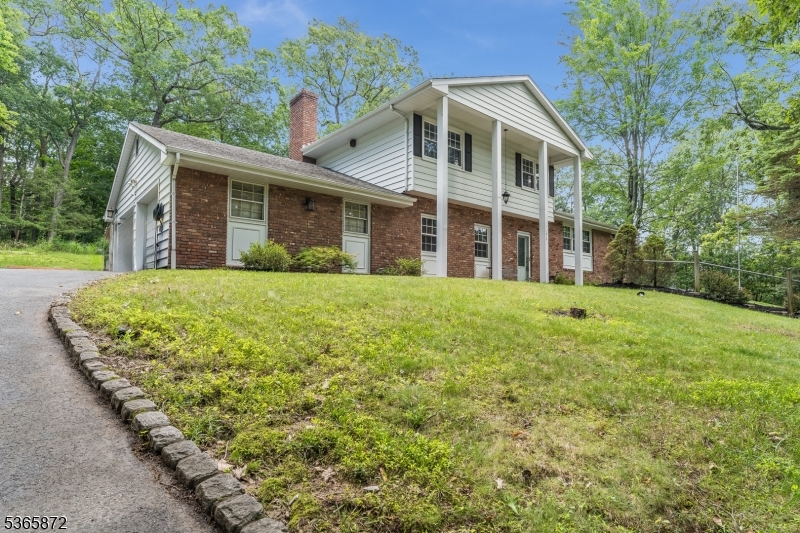 Bridgewater Twp., New Jersey, 08807, United States, 4 Bedrooms Bedrooms, ,3 BathroomsBathrooms,Residential,For Sale,1867393