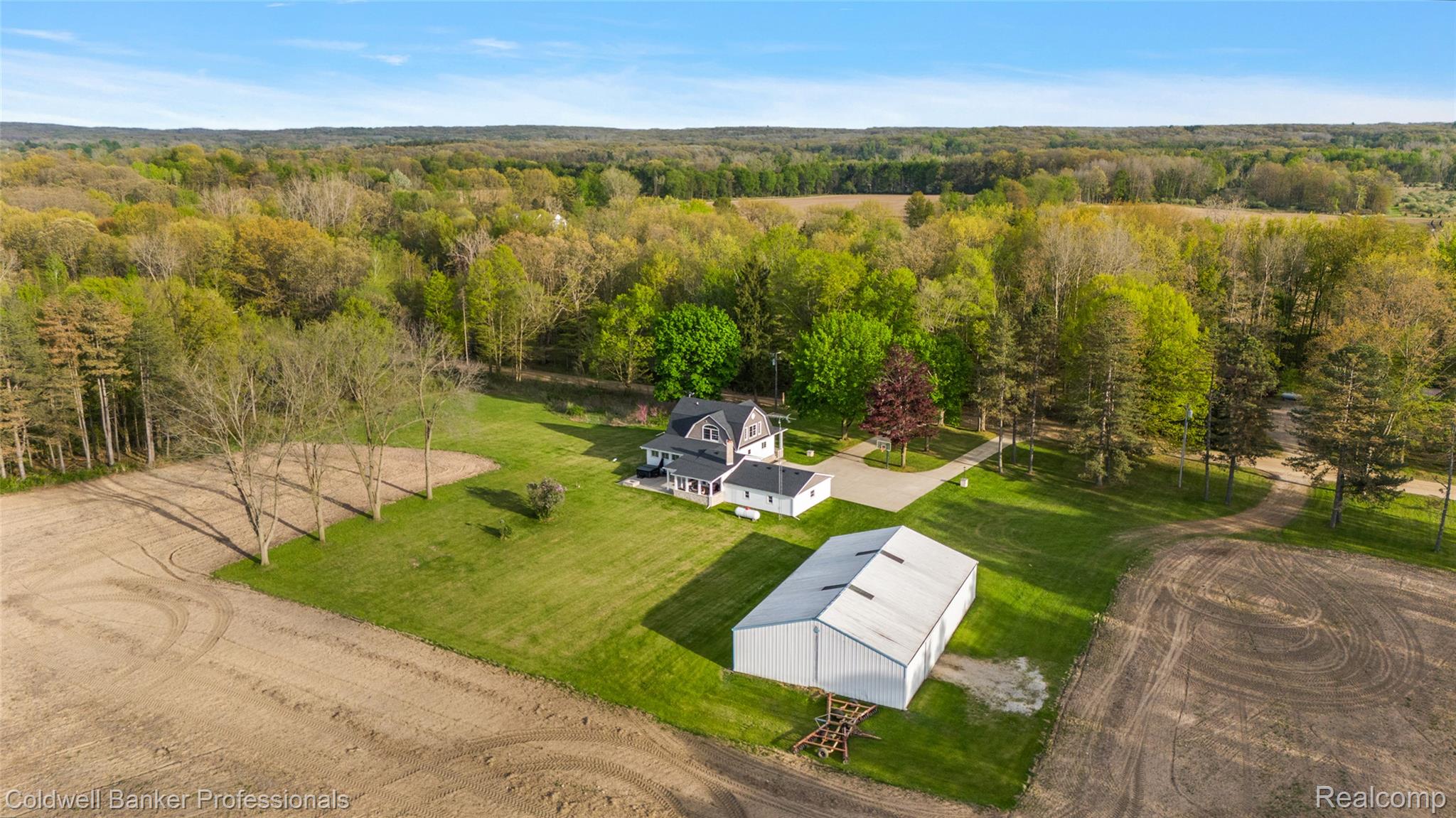 Lapeer, Michigan, 48446, United States, 3 Bedrooms Bedrooms, ,3 BathroomsBathrooms,Residential,For Sale,1907638