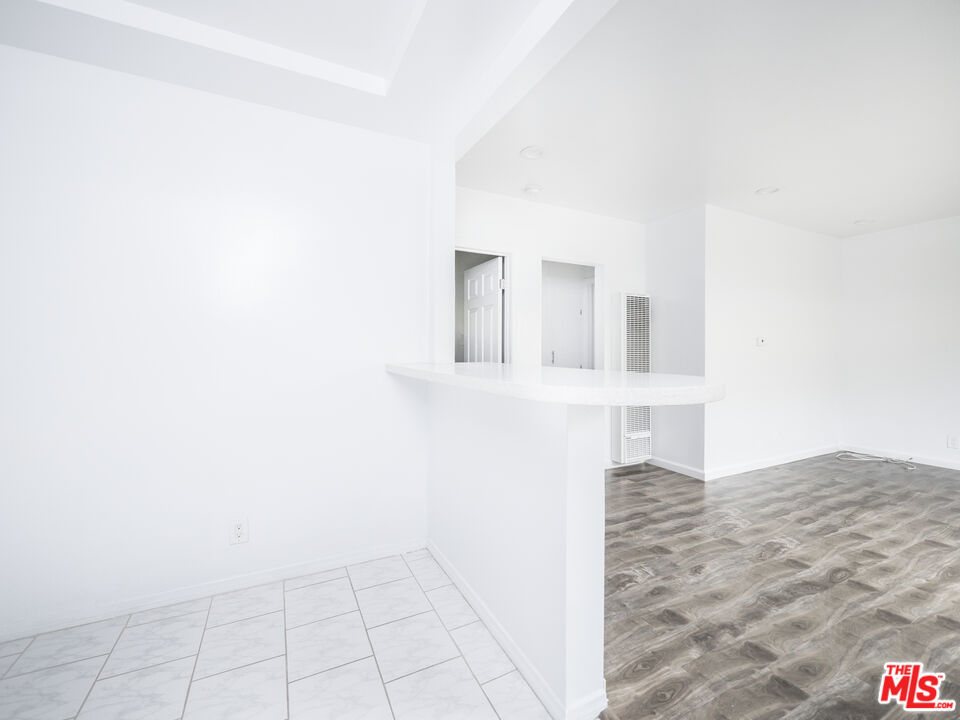 Los Angeles, California, 90066, United States, 4 Bedrooms Bedrooms, ,Residential,For Sale,1705124