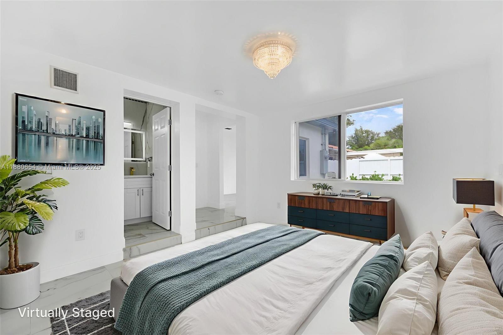 Biscayne Park, Florida, 33161, United States, 6 Bedrooms Bedrooms, ,3 BathroomsBathrooms,Residential,For Sale,1949664