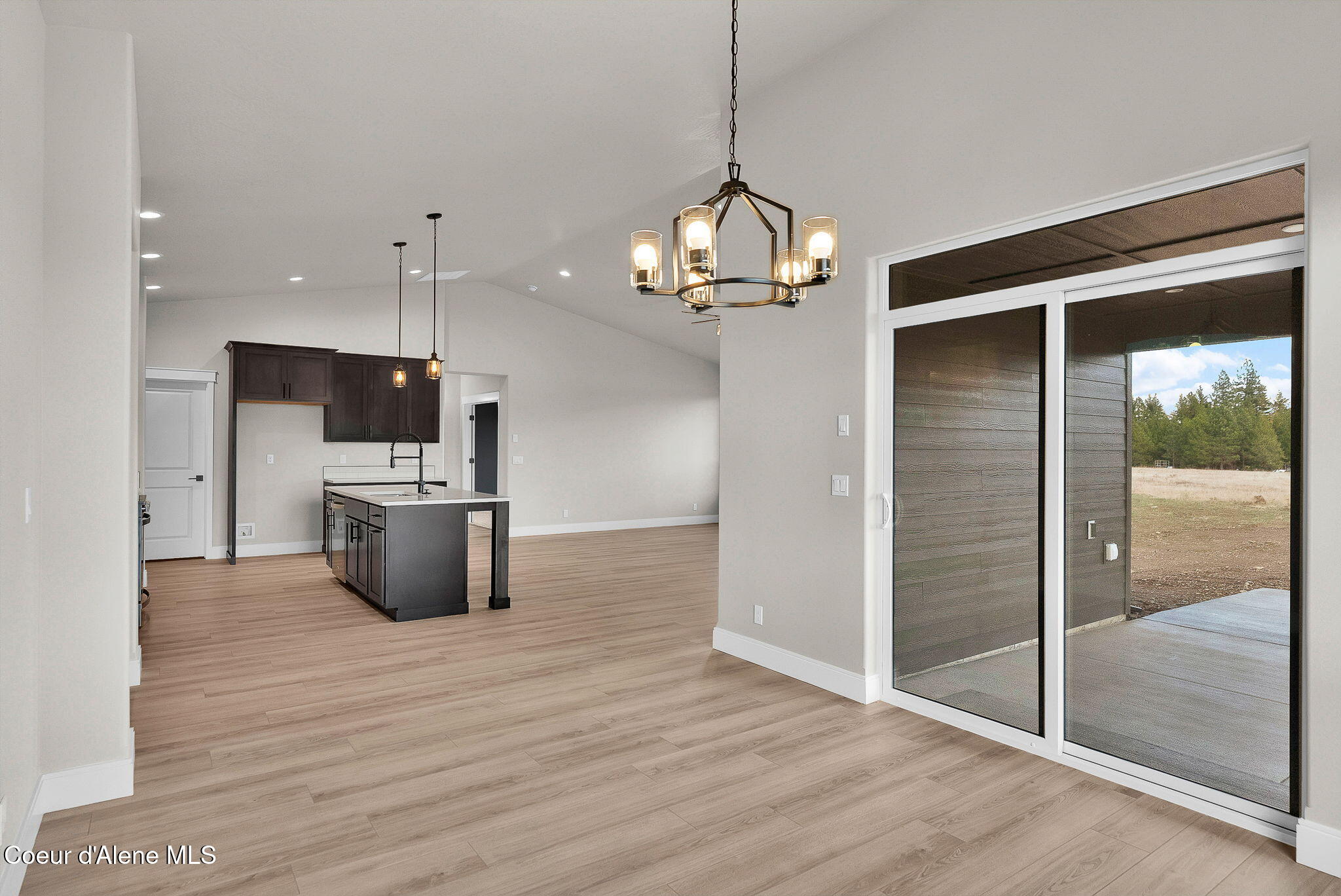 Rathdrum, Idaho, 83858, United States, 5 Bedrooms Bedrooms, ,1 BathroomBathrooms,Residential,For Sale,1989030