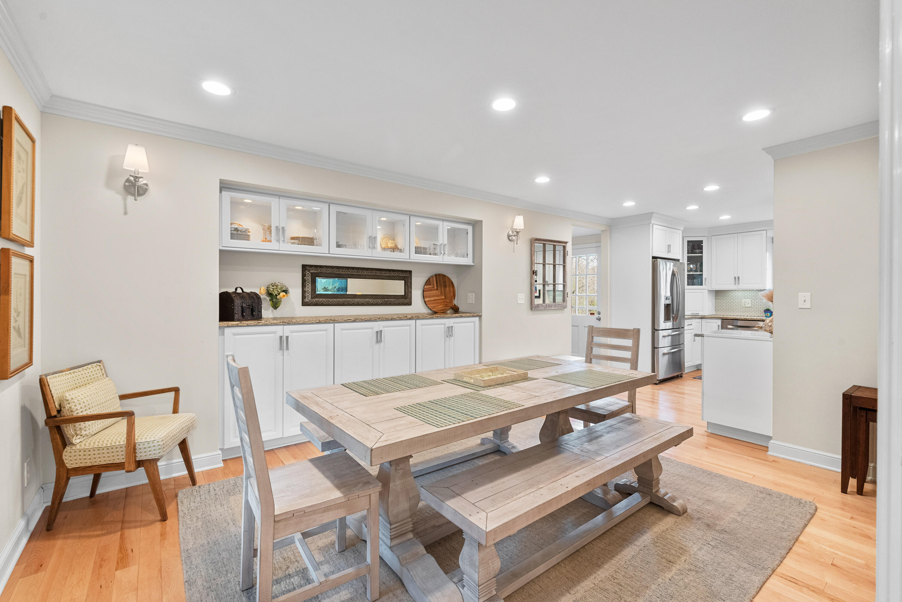 Mequon, Wisconsin, 53092, United States, 4 Bedrooms Bedrooms, ,3 BathroomsBathrooms,Residential,For Sale,1989588