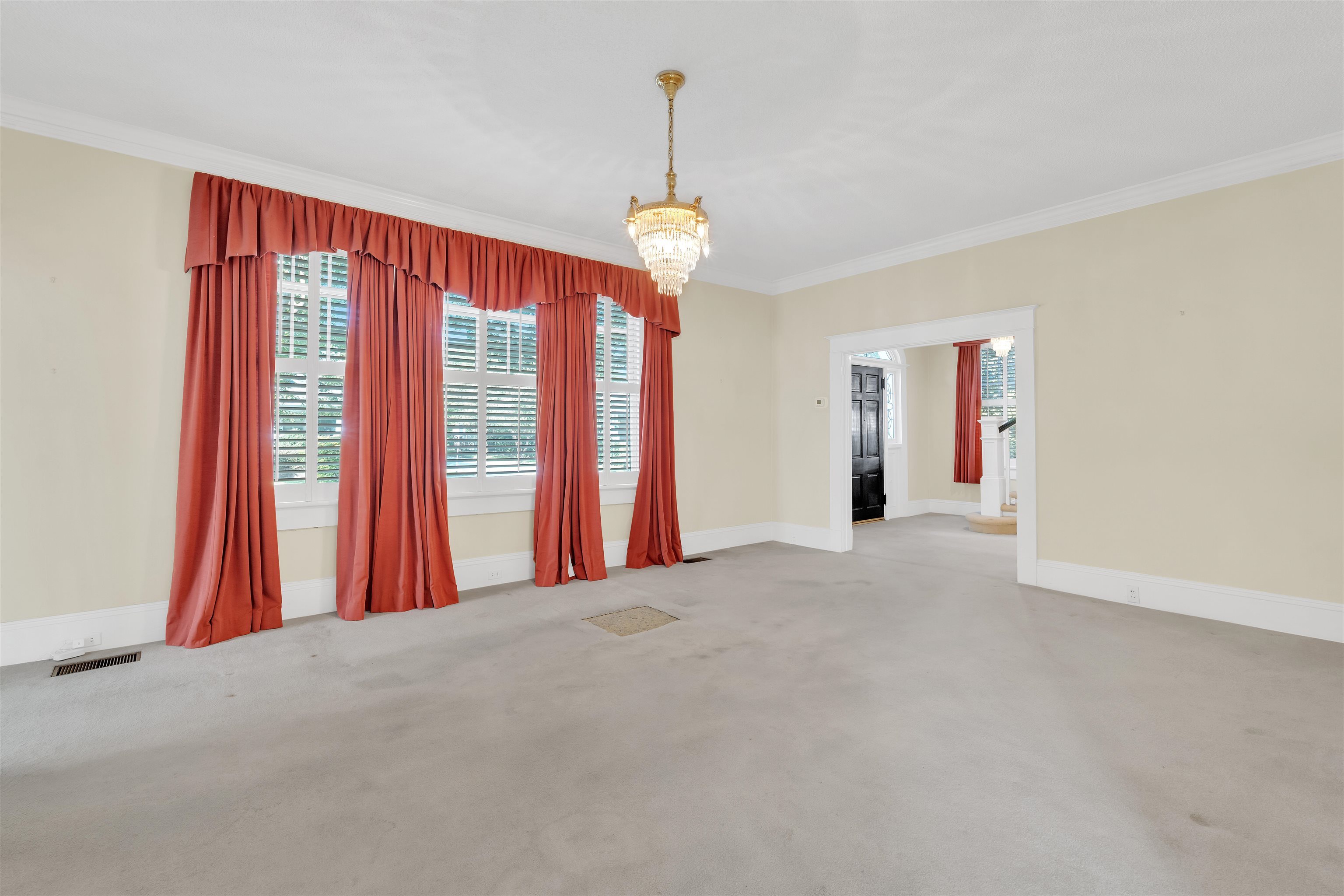 Spartanburg, South Carolina, 29302, United States, 4 Bedrooms Bedrooms, ,5 BathroomsBathrooms,Residential,For Sale,1919560