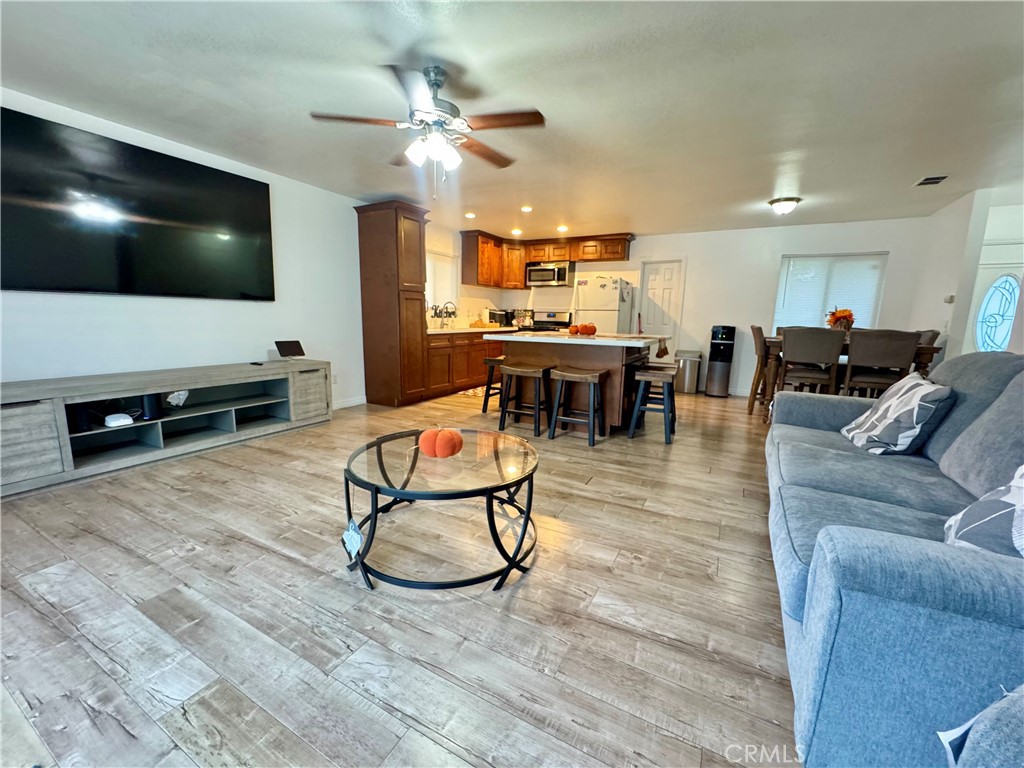 Colton, California, 92324, United States, 4 Bedrooms Bedrooms, ,2 BathroomsBathrooms,Residential,For Sale,1964094