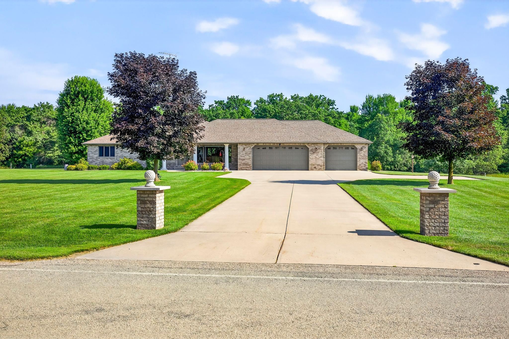 Redgranite, Wisconsin, 54970, United States, 3 Bedrooms Bedrooms, ,3 BathroomsBathrooms,Residential,For Sale,1982577