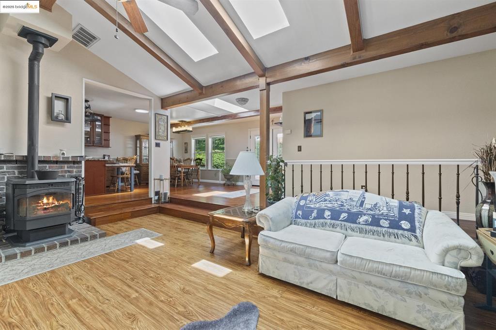 Twain Harte, California, 95383, United States, 3 Bedrooms Bedrooms, ,3 BathroomsBathrooms,Residential,For Sale,1862195