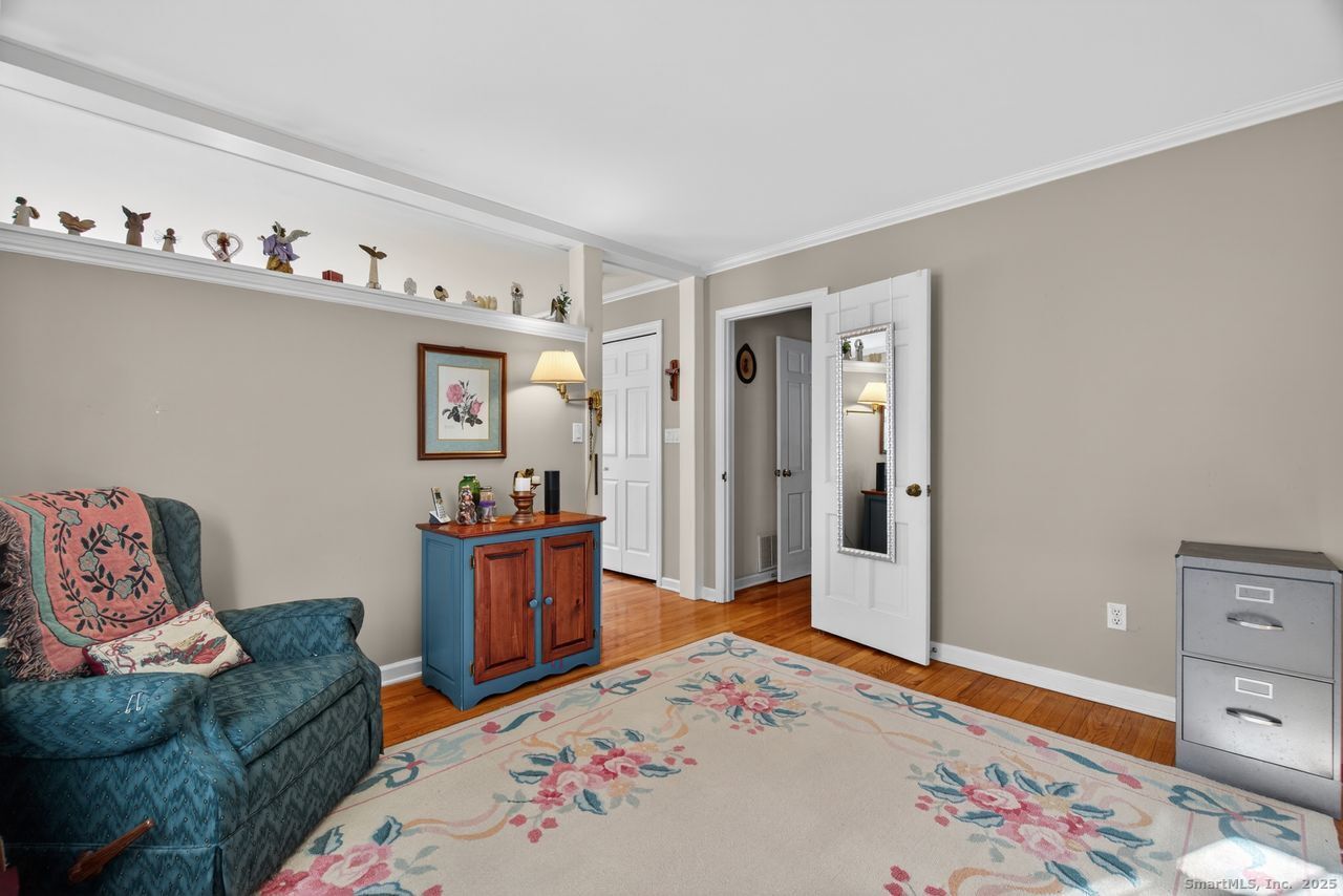 Guilford, Connecticut, 06437, United States, 3 Bedrooms Bedrooms, ,3 BathroomsBathrooms,Residential,For Sale,2003237