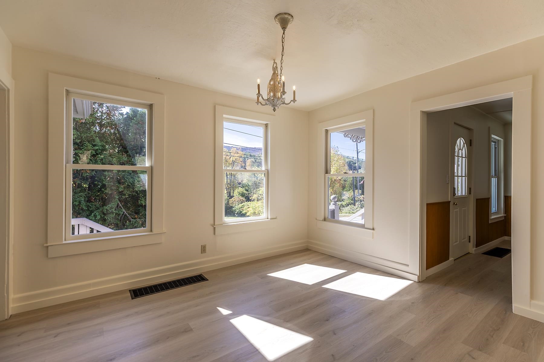  5798 West Woodstock Road - 物件實景