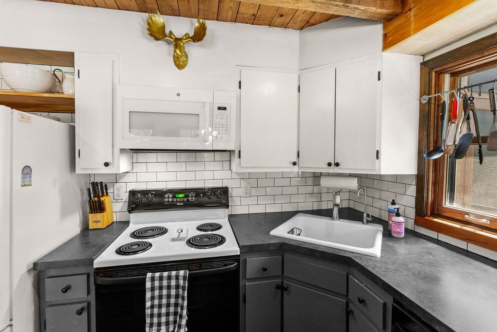 New Kingston, New York, 12459, United States, 3 Bedrooms Bedrooms, ,2 BathroomsBathrooms,Residential,For Sale,1907785
