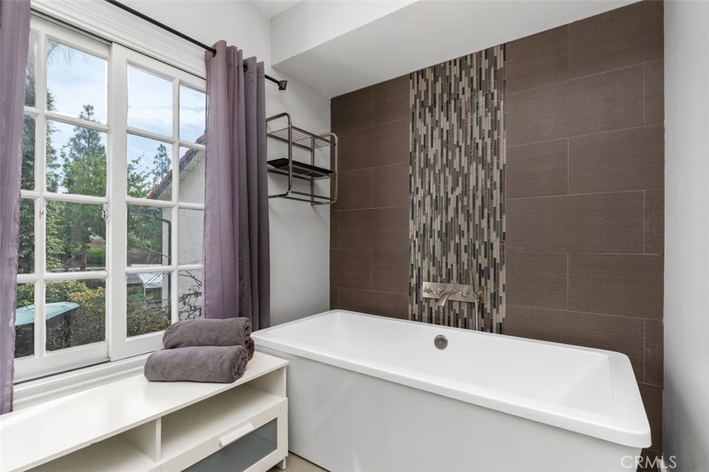 Lake Forest, California, 92630, United States, 6 Bedrooms Bedrooms, ,4 BathroomsBathrooms,Residential,For Sale,1991080