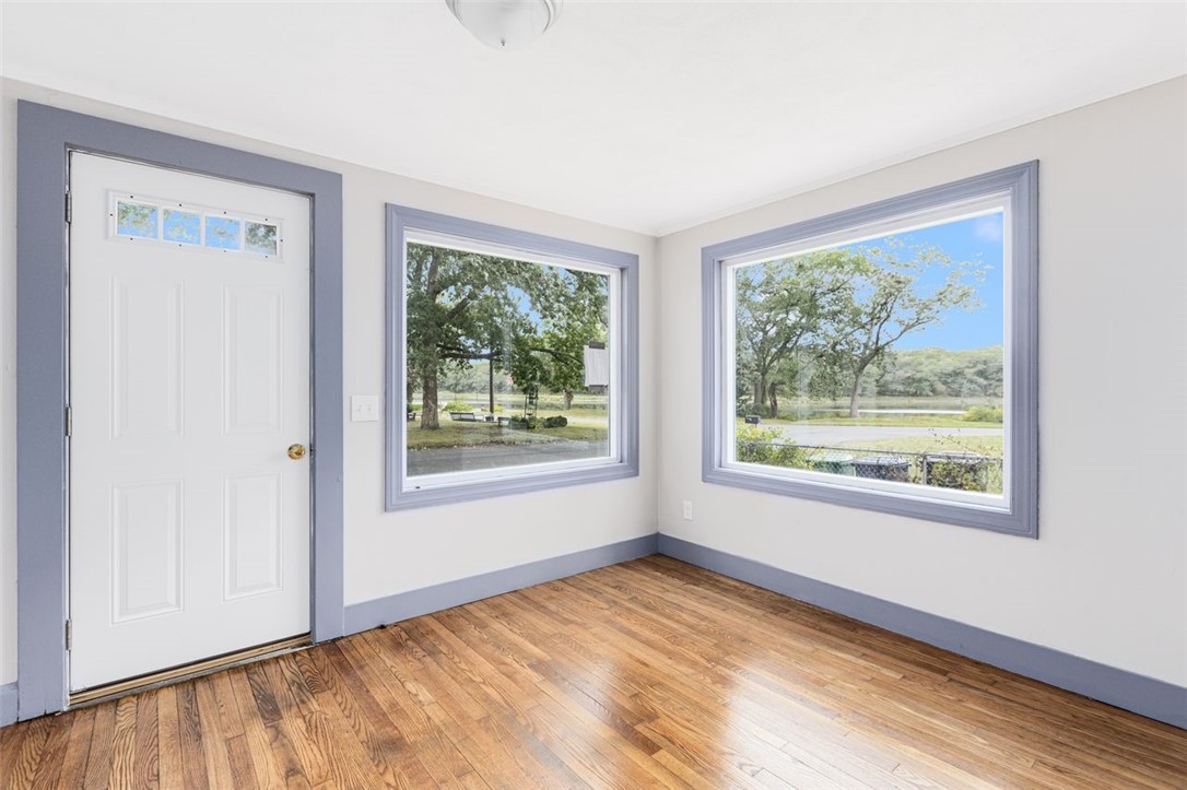 Warwick, Rhode Island, 02889, United States, 4 Bedrooms Bedrooms, ,2 BathroomsBathrooms,Residential,For Sale,1988287