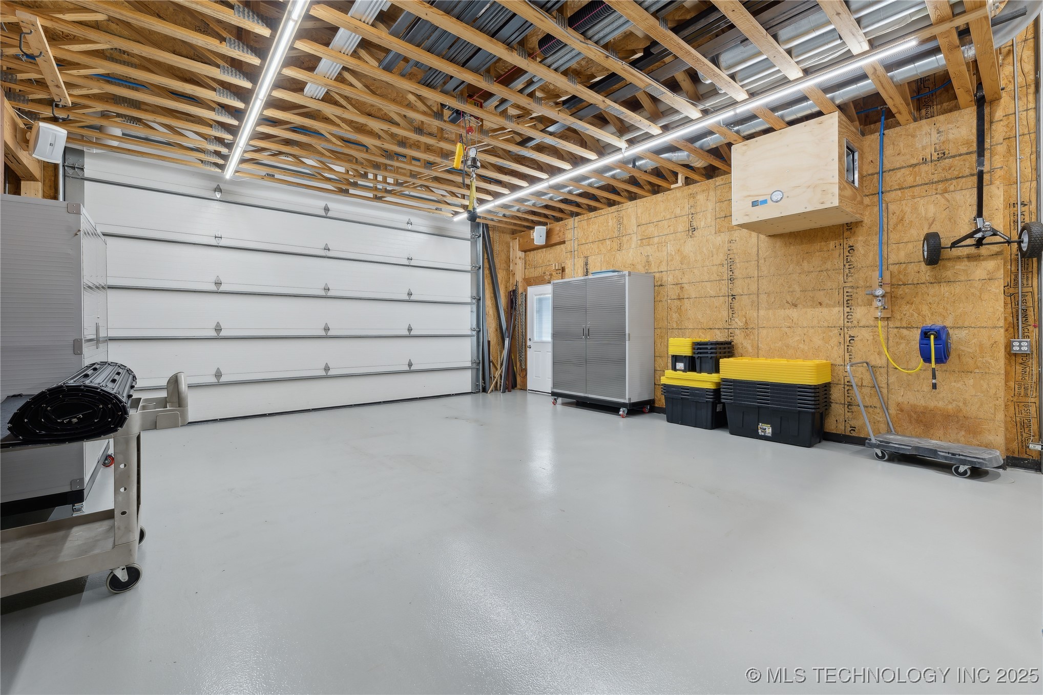 Glenpool, Oklahoma, 74033, United States, 2 Bedrooms Bedrooms, ,2 BathroomsBathrooms,Residential,For Sale,1991675