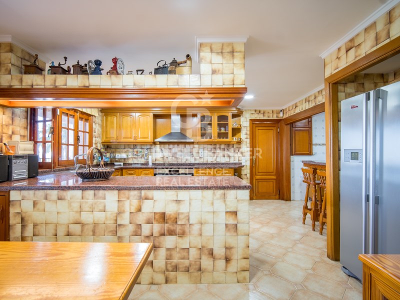 Chiva, Comunidad Valenciana, ES, 6 Bedrooms Bedrooms, ,7 BathroomsBathrooms,Residential,For Sale,1817854