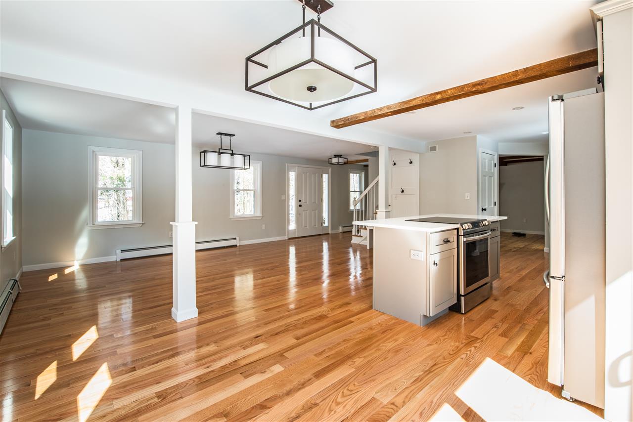 Hampstead, New Hampshire, 03841, United States, 4 Bedrooms Bedrooms, ,2 BathroomsBathrooms,Residential,For Sale,1861952