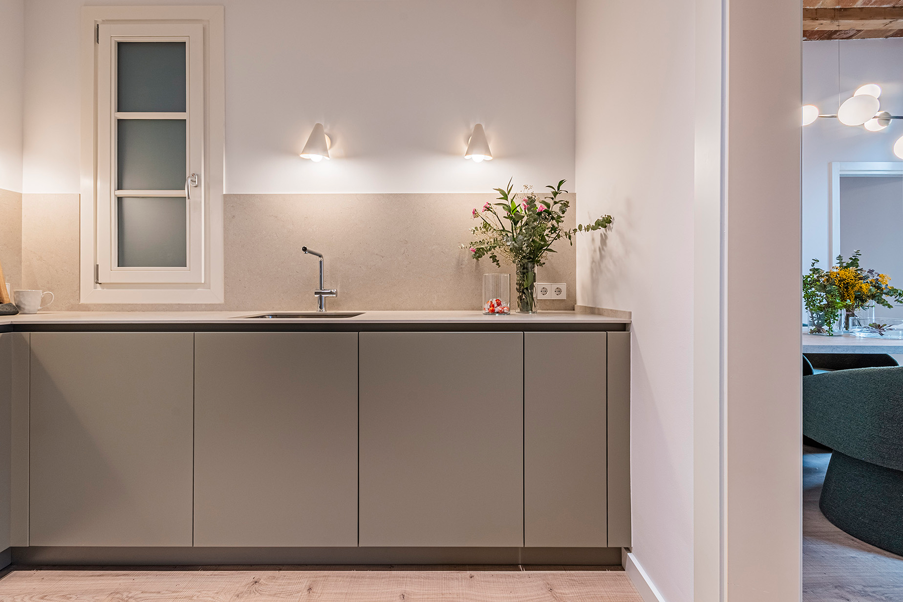  Renovated corner apartment with lots of natural light - 物件實景