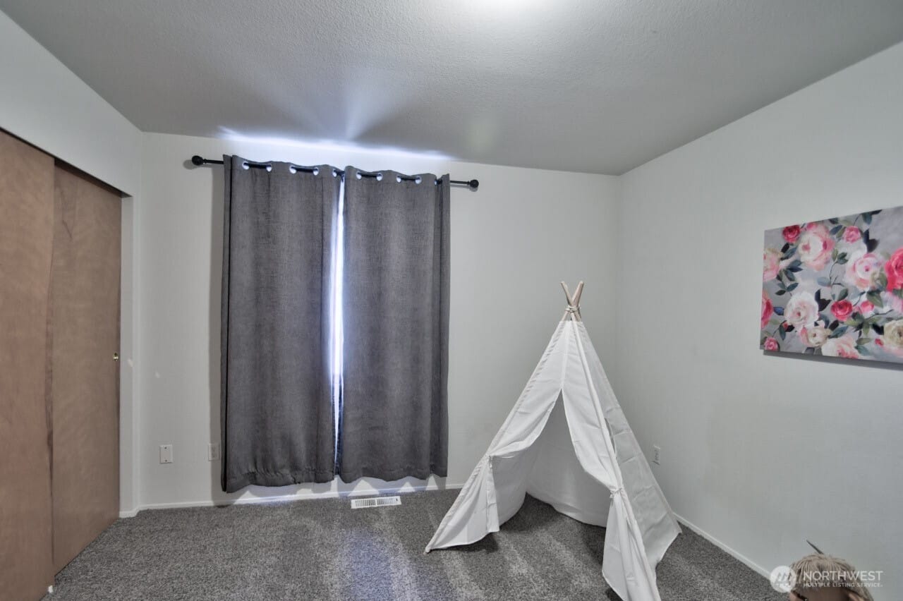 Lacey, Washington, 98513, United States, 4 Bedrooms Bedrooms, ,3 BathroomsBathrooms,Residential,For Sale,1932145